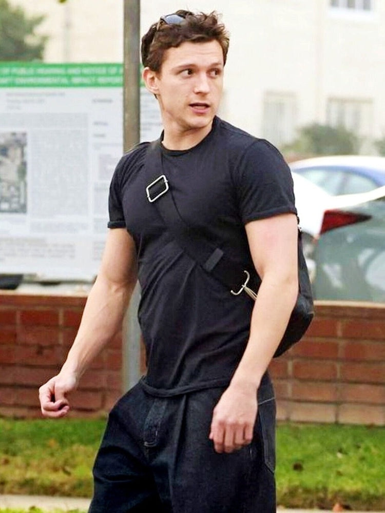 Tom Holland 8.5 x 11 Candid Color Photograph Art Print Photo Picture Collectibles:Photographic Images:Photographs Style Your Walls